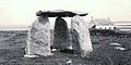 Guilvinec : ancien dolmen photographié vers 1905 (disparu depuis)