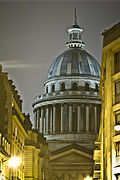 Dôme du Panthéon de nuit en 2012.