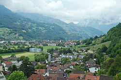 Sargans sijaitsee Reinjoen laaksossa.