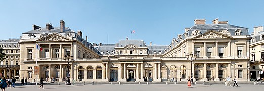 Palais Royal, desde 1661 en el Palais Brion, 3.ª sede de la Academia