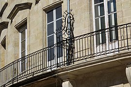 Garde-cocu sur un balcon filant du cours de l'Intendance à Bordeaux.