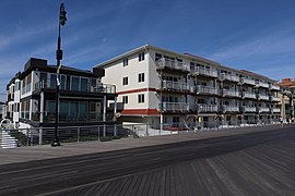 Building on Long Beach boardwalk