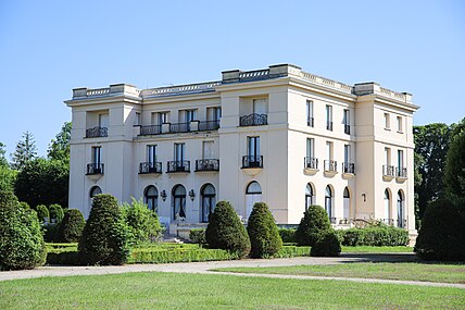 Château de Sept-Saulx, Grand Est, a highly simplified reinterpretation of the Louis XVI style, France, by Louis Süe, 1928-1929[111]