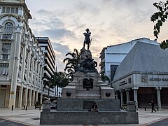 Monumento a Sucre, obra de Augusto Faggioni[66]​. Guayaquil, Ecuador.
