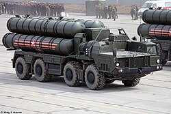 ZRK S-400 Triumfin laukaisulavettiauto 5P85SM2-01 (5П85СМ2-01) voitonpäivän harjoituksessa 27. huhtikuuta 2017, kuva Vitali Kuzmin.