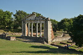 Apollonia (Illyria) Archaeological Park, Monument of Agonothetes Photograph: Pudelek Licensing: CC-BY-SA-4.0