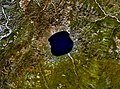 Exemplu de lac meteoritic Fotografie din satelit a lacului Elgâgâtgân din Regiunea Ciukotka, Rusia