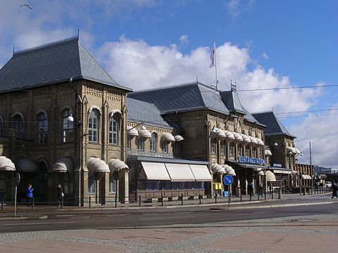 Göteborgs centralstation (ritad av Adolf Wilhelm Edelsvärd, byggd 1856-1857)