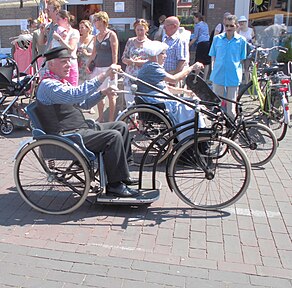 Handfietsen (driving by Handcycle, handbiking)