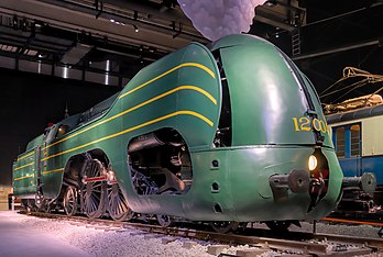 Une locomotive type 12 de la SNCB, exposée au musée Train World, à Schaerbeek. (définition réelle 5 329 × 3 588)
