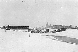 El Vístula helado y el puente Dębnicki volado por los alemanes en la II Guerra Mundial