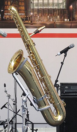 Le saxophone basse, instrument de prédilection d'Adrian Rollini.