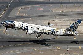 En Boeing 767 fra Gulf Air på Dubai internasjonale lufthavn i 2005.