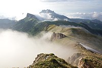 Куэсты Тхач в облаках.