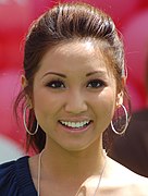 Brenda Song interprète Madison.