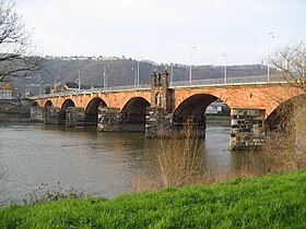 Le pont romain de Trèves sur la Moselle.
