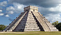 Piramida medievala bastida per lei Maias dins la vila de Chichen Itza (entre 500 e 1350)