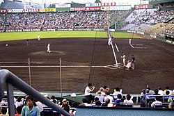 内野より一塁側を撮影（2003年7月）