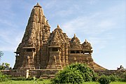 Tempelj Kandarija Mahadeva v kompleksu Khadžuraho je zgradil Čandela