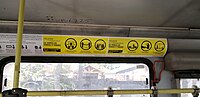 Como una de las medidas tomadas por el sistema de transporte público de Santiago, se añadieron carteles en los buses entregando recomendacones sobre como comportarse dentro para evitar riesgos de contagio.