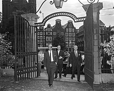 Vriendschapsmanifestatie in de Lutherse Kerk in Amsterdam de volgende personen v, Bestanddeelnr 914-0367.jpg