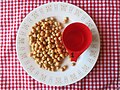 1 cup of legumes or beans, e.g. chickpeas