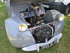 Bicylindre Citroën des années 1930 de 2 CV.