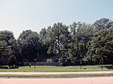 Houses along the parkway near Mount Vernon