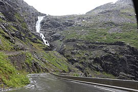 Trollstigvegen med Stigfossen