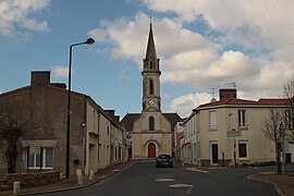 L'église, vue de la rue Boutillier Delisle.