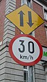 Forbudsskilt som viser fartsgrense på 30 km/t.