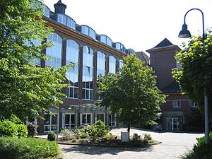 Hoofd- en collegegebouw University of Applied Sciences Europe te Iserlohn