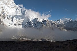 Nuptse and other peaks in snow from Kala Patthar, Nepal.jpg