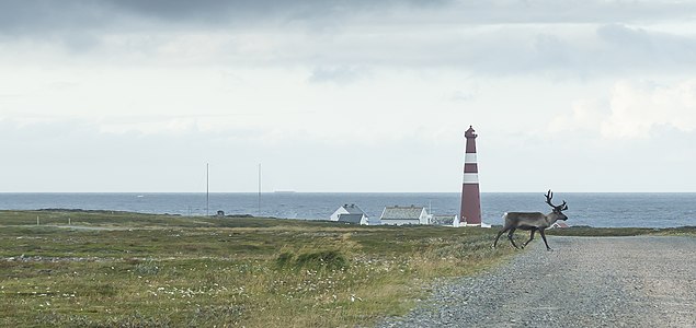Slettnes Lighthouse in Gamvik, Finnmark, by Henny Stokseth.