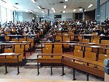 Estudiantes durante un examen