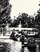 Fountain in Cousiño Park, Santiago.jpg