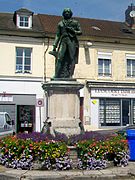 Statue du duc de La Rochefoucauld-Liancourt.