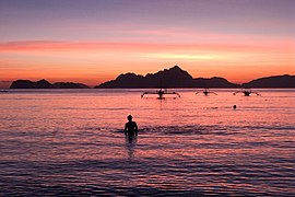 Tropical sunset in El Nido, Palawan, Philippines.jpg