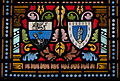 Barvno okno v cerkvi sv. Petra in Pavla, Étrelles predstavlja grba Pija X.