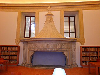 Chinoiserie reinterpretation of the Doric frieze on a fireplace in the oval room inside the Oratorio dei Filippini, Rome, by Francesco Borromini, 1637–1650