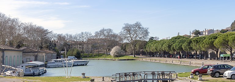 Le port de Carcassonne.