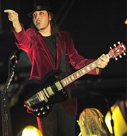 Daron Malakian v roku 2011