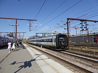 DSB IC3 85 at Dybbølsbro Station.