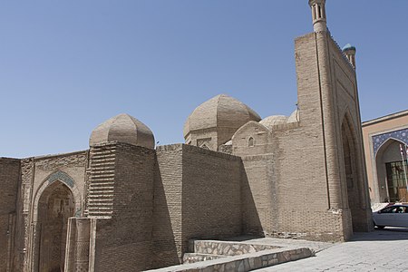 Masjidning janubi-sharqdan koʻrinishi.