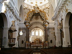 Interno della chiesa barocca di Saint-Bruno des Chartreux