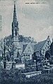 L'église paroissiale Saint-Nicaise entourée du cimetière au début du XXe siècle (carte postale).
