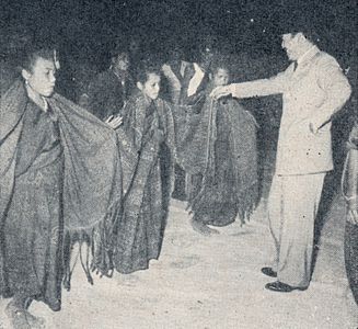 Sukarno with dancers in Ende, Flores