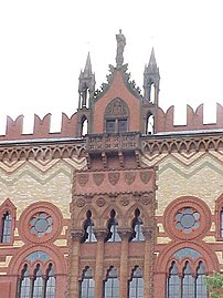 The western façade of a former carpet factory in Glasgow (1892)