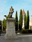 Estatua de Cervantes en la Plaza de la Universidad - Cervantes statue en the University square