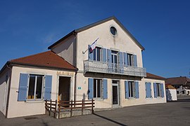The town hall in Chapois